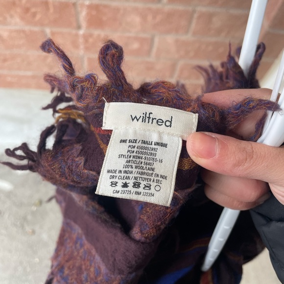 Wilfred 100% wool scarf - Picture 2 of 2